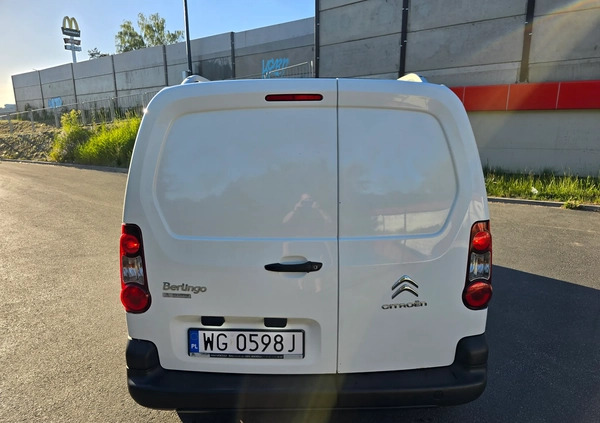 Citroen Berlingo cena 18450 przebieg: 439000, rok produkcji 2016 z Warszawa małe 67